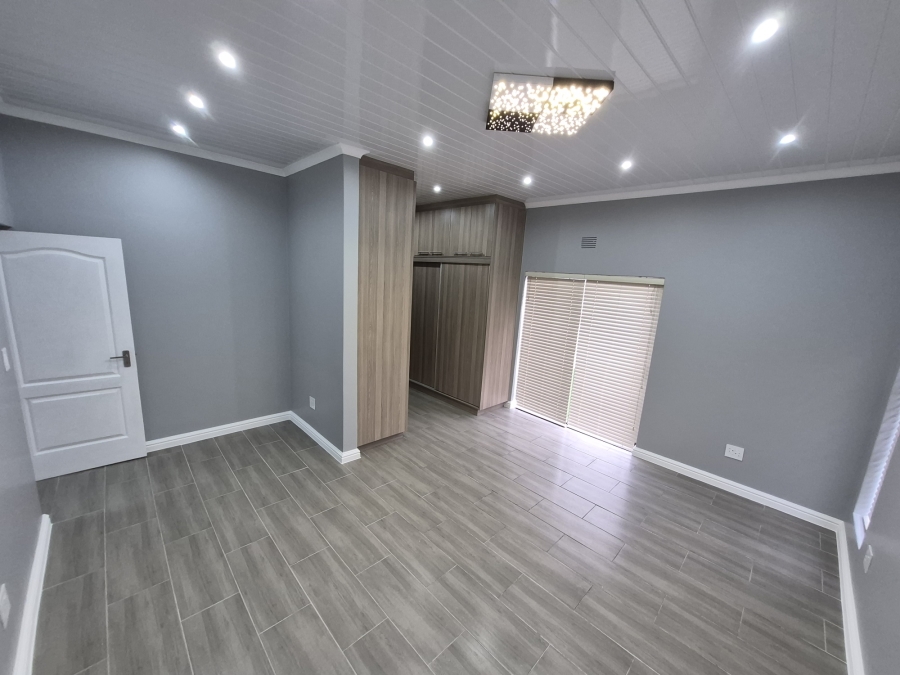 To Let 3 Bedroom Property for Rent in Crawford Western Cape